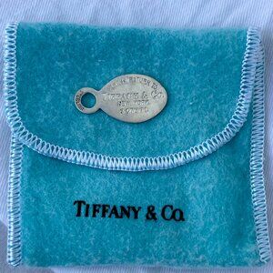 Tiffany & Co Silver Return to Tiffany Oval Charm